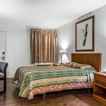 Rodeway Inn Вальєхо Екстер'єр фото